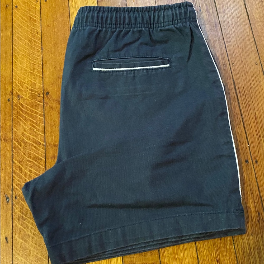Side Piping Elastic Shorts